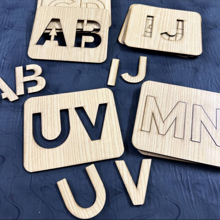 wooden-urdu-english-alphabet-numbers-stencils-set kids toy in Pakistan | Zilonay