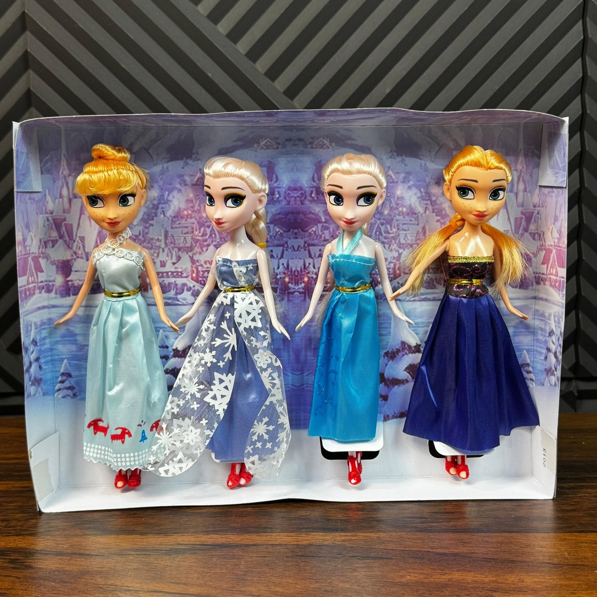 frozen-dolls-4-in-1-dolls-elsa-doll-girls-toys-fever-princess kids toy in Pakistan | Zilonay