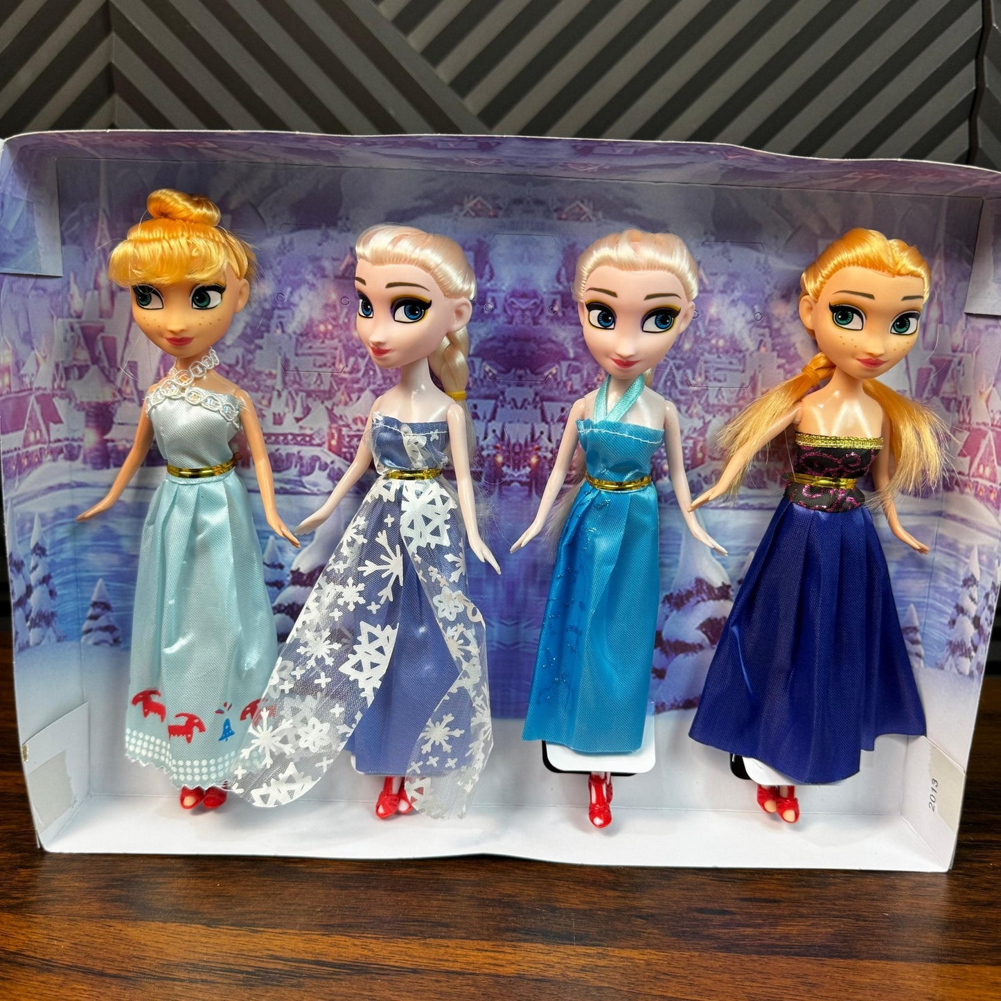 frozen-dolls-4-in-1-dolls-elsa-doll-girls-toys-fever-princess kids toy in Pakistan | Zilonay