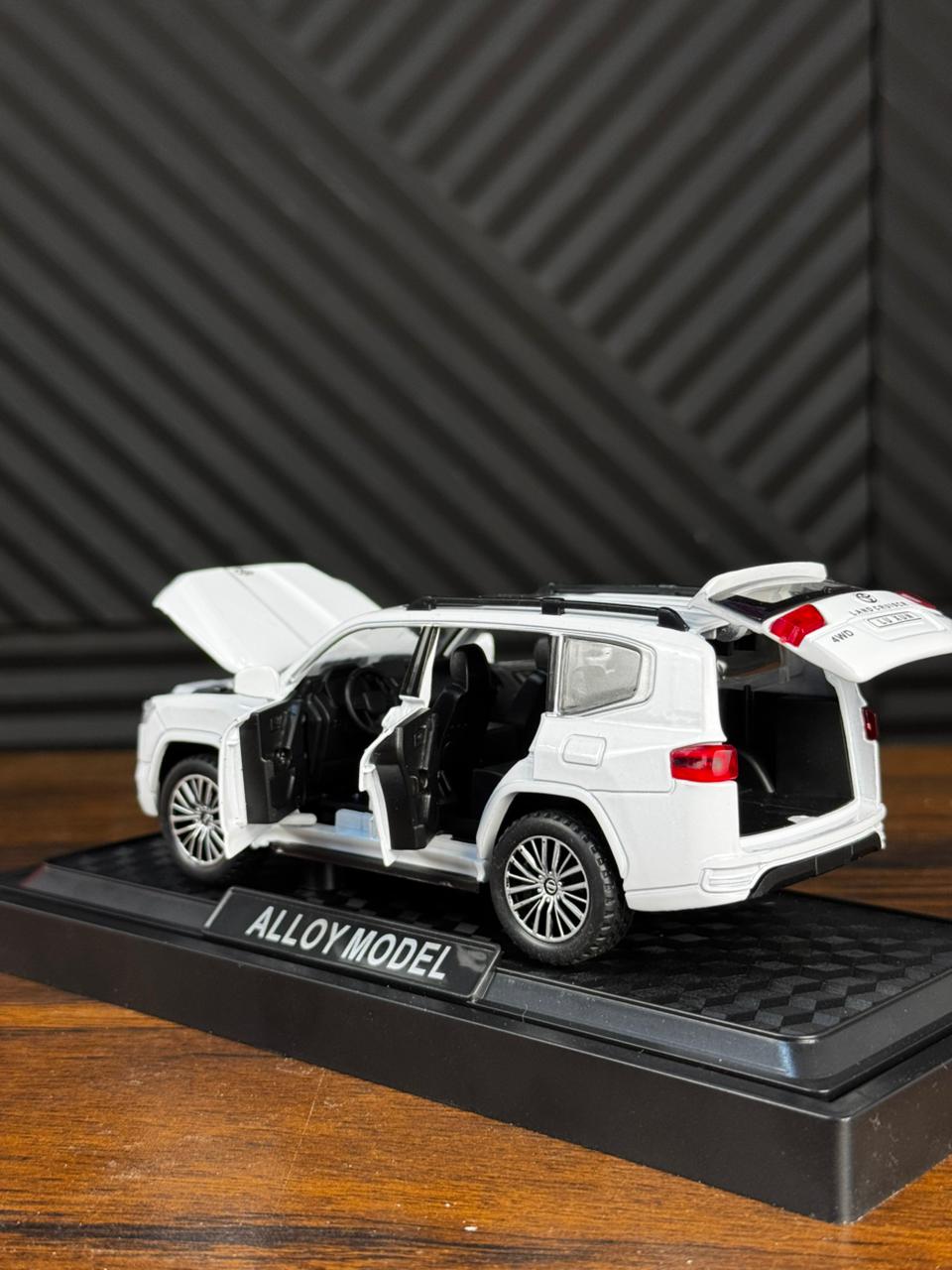 land-cruiser-die-cast-model-1-28 kids toy in Pakistan | Zilonay
