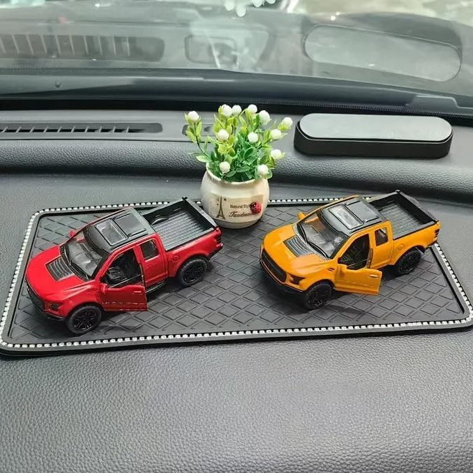 pull-back-luxury-metal-1-32-scale-die-cast-trucks-random-colors kids toy in Pakistan | Zilonay