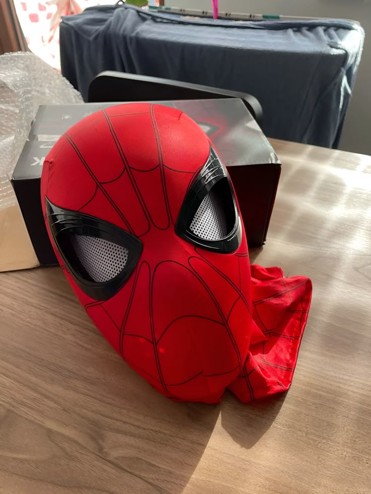 realistic-spiderman-mask-with-moving-eyes-lights kids toy in Pakistan | Zilonay