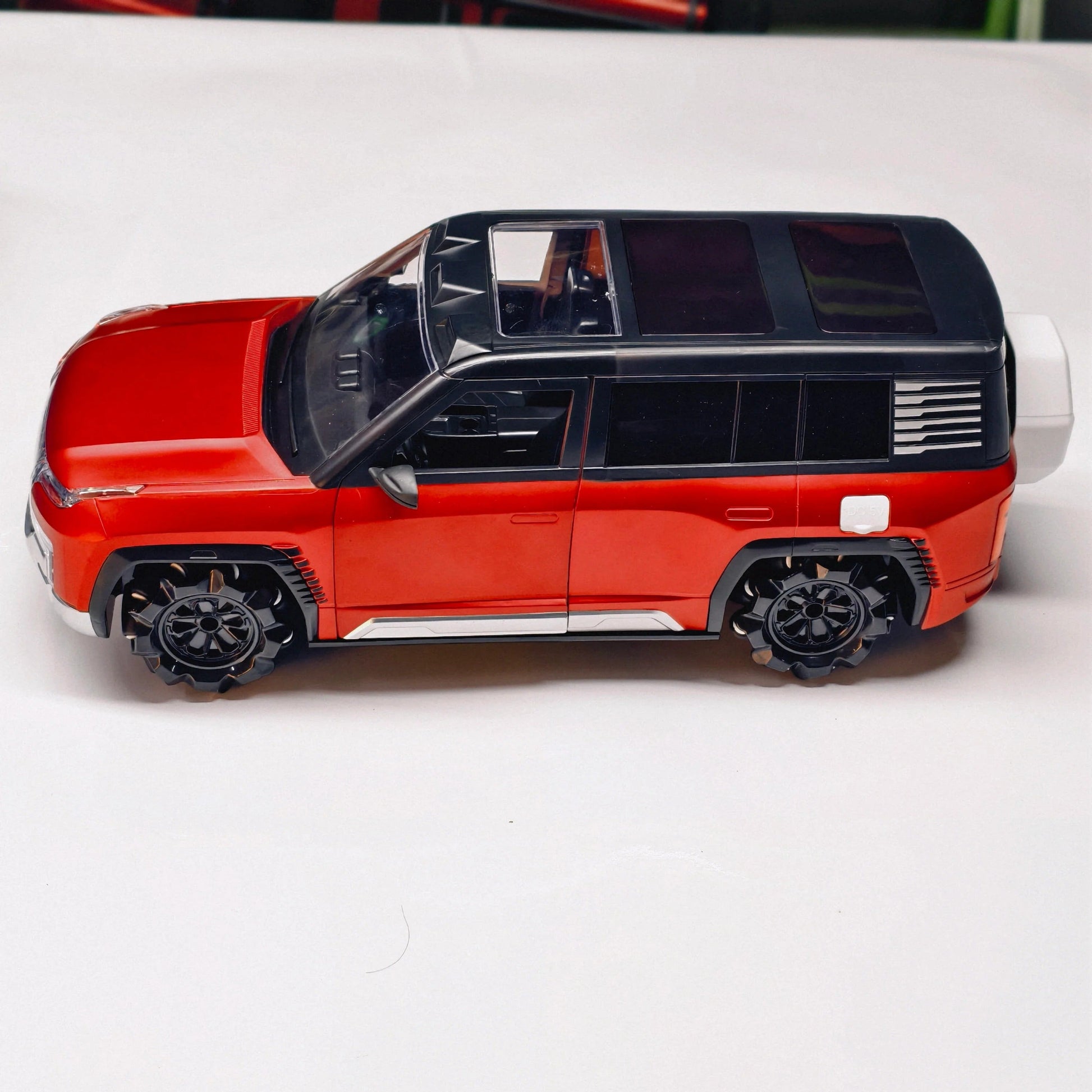 remote-control-u8-ev-suv-electric-car kids toy in Pakistan | Zilonay
